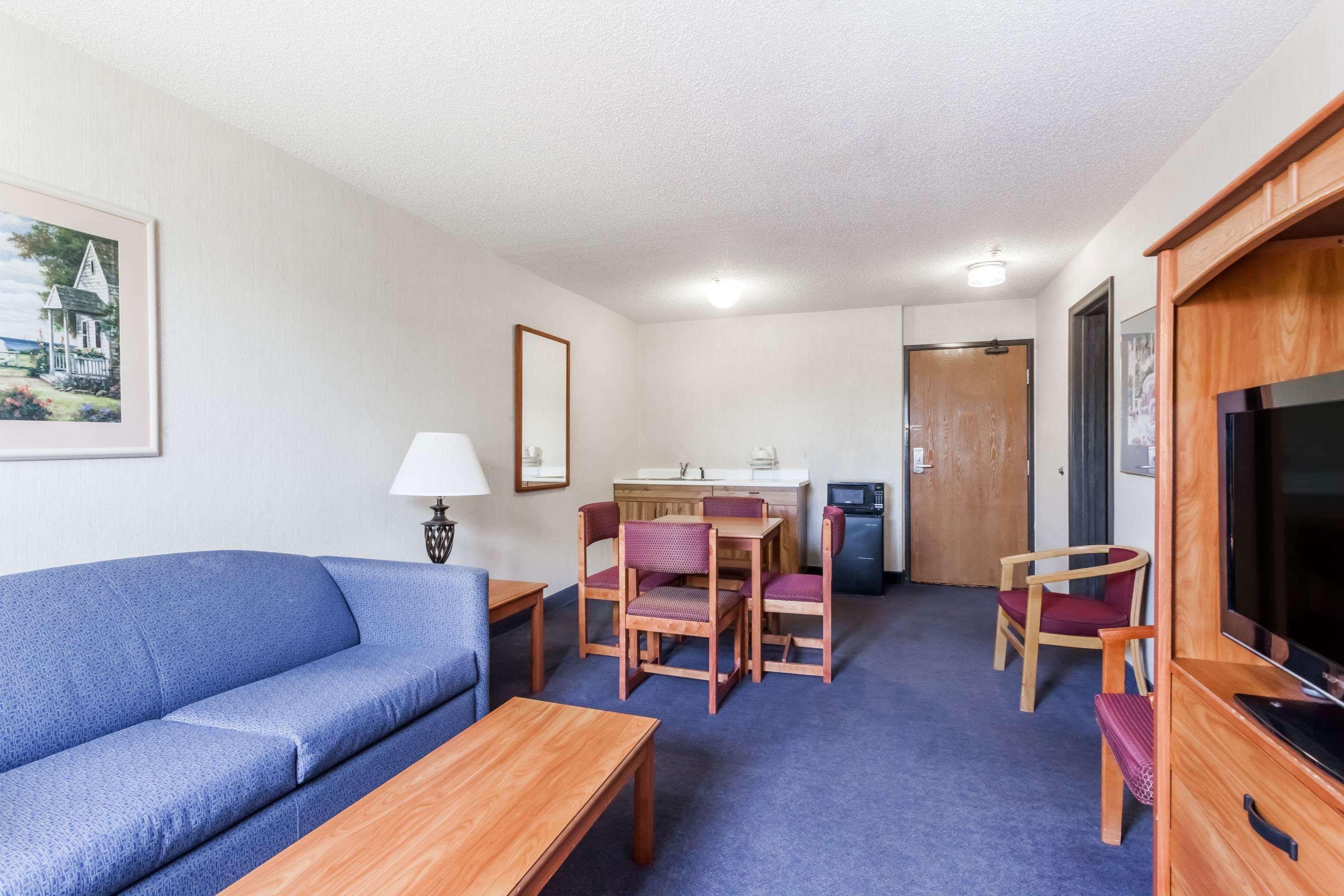 Hotel Super 8 By Wyndham Norwich Extérieur photo