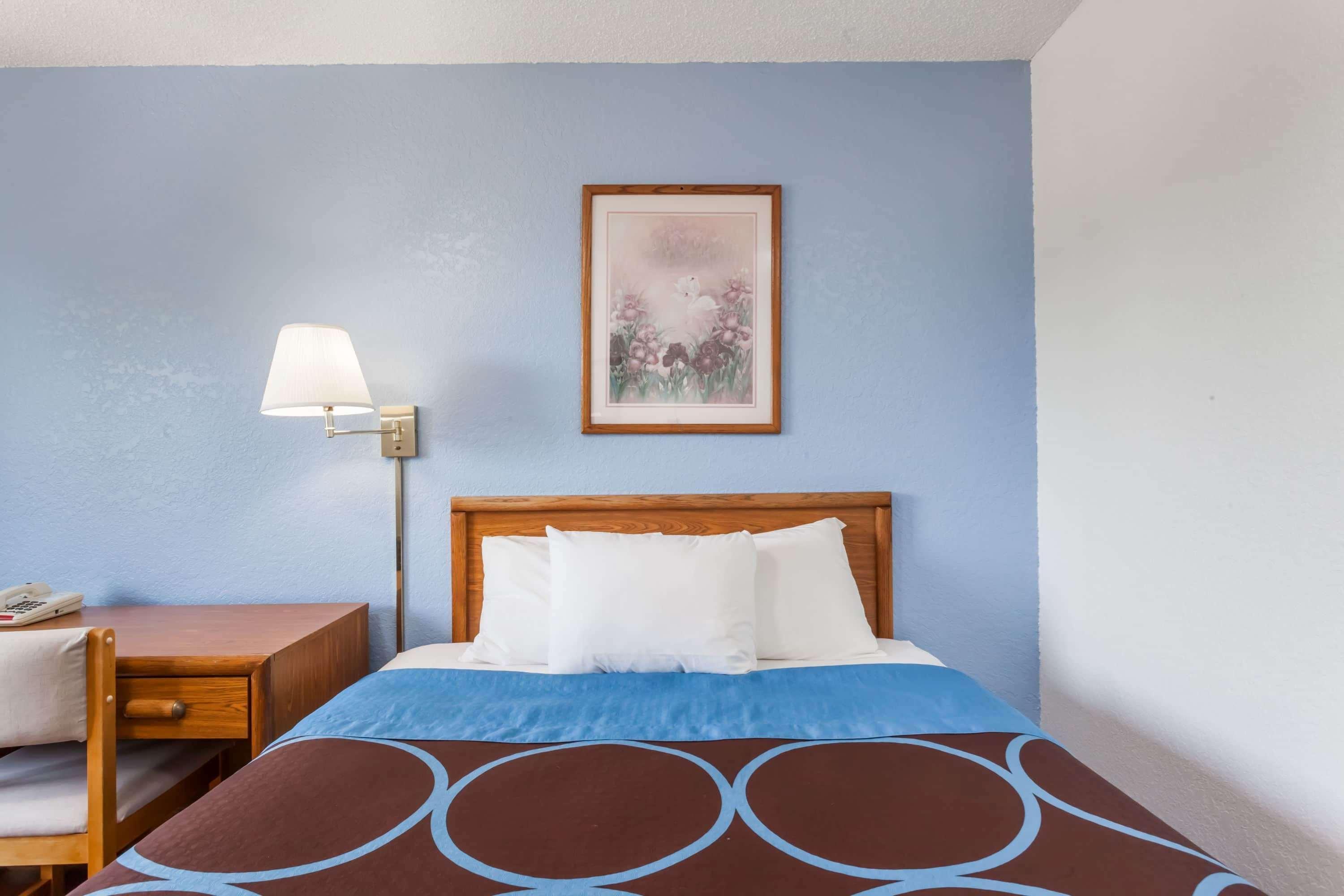 Hotel Super 8 By Wyndham Norwich Extérieur photo
